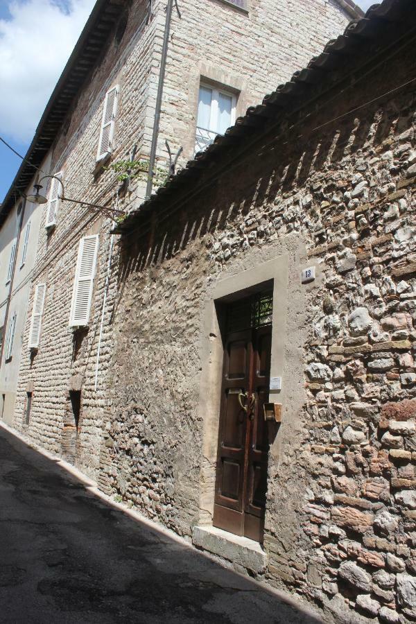 Residence Via Benamati Cagli Kültér fotó